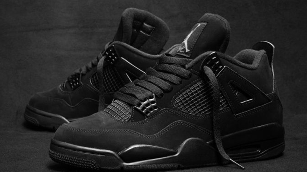 Black Cat Jordan 4